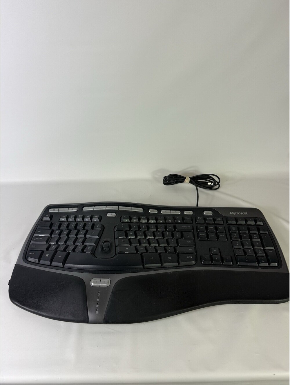 Microsoft Natural Ergonomic Keyboard 4000 v1.0 Model 1048 Wired USB Black Silver